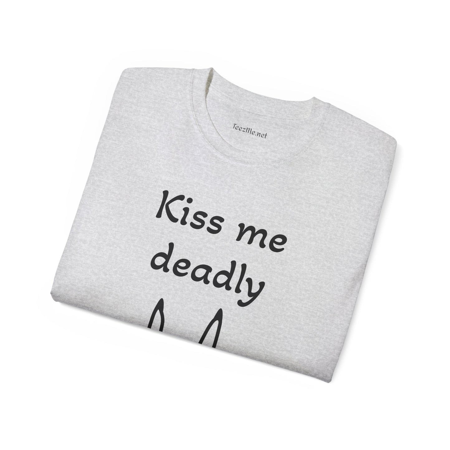 Kiss me deadly - Unisex Ultra Cotton Tee