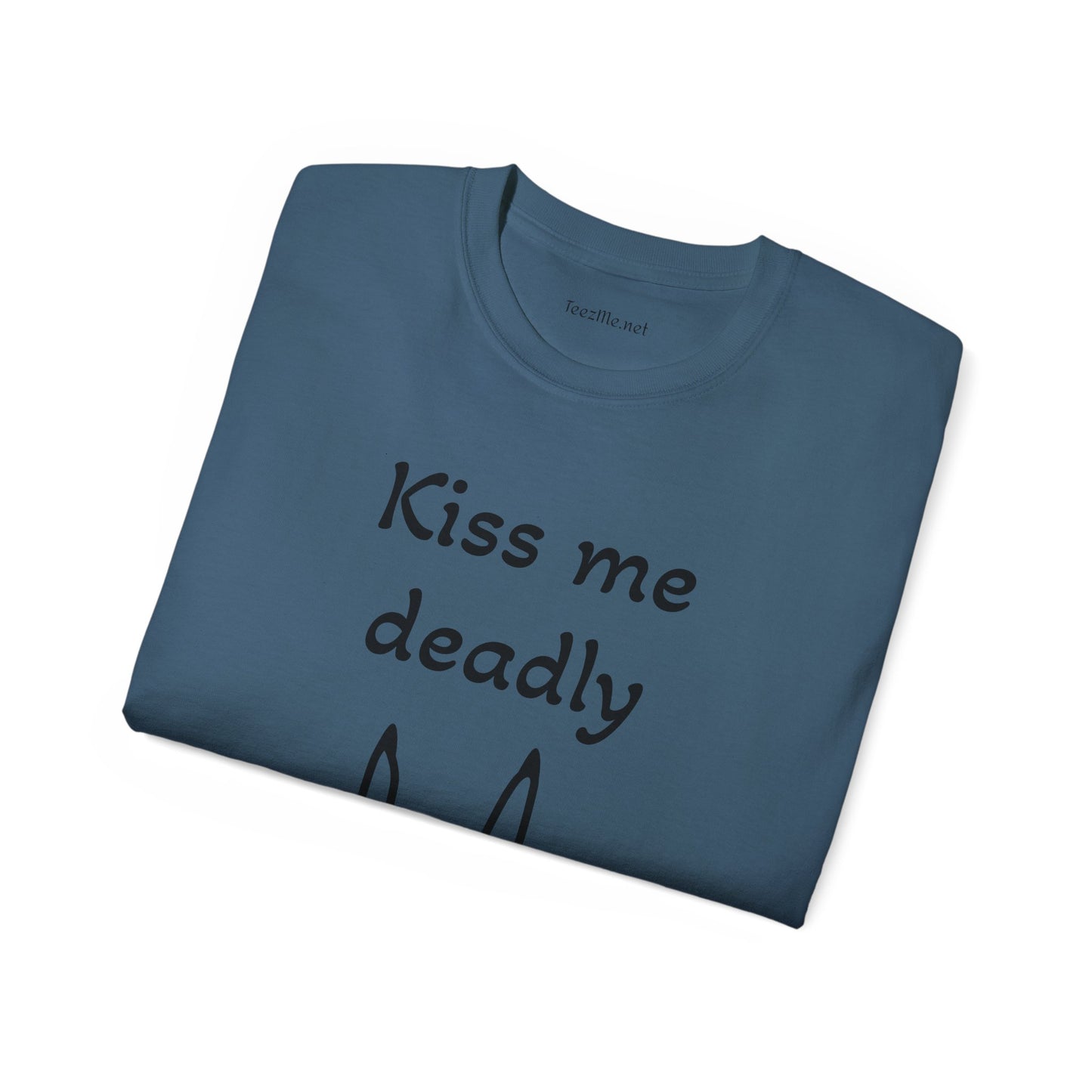 Kiss me deadly - Unisex Ultra Cotton Tee