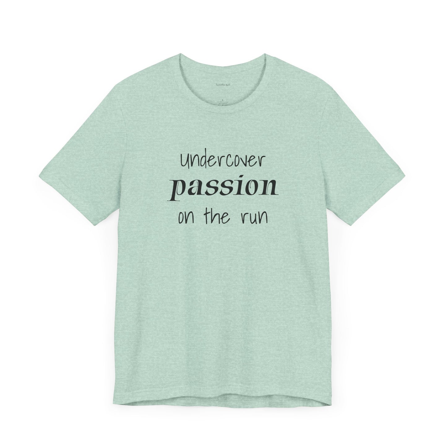 Undercover passion on the run - Unisex Jersey Short Sleeve Tee