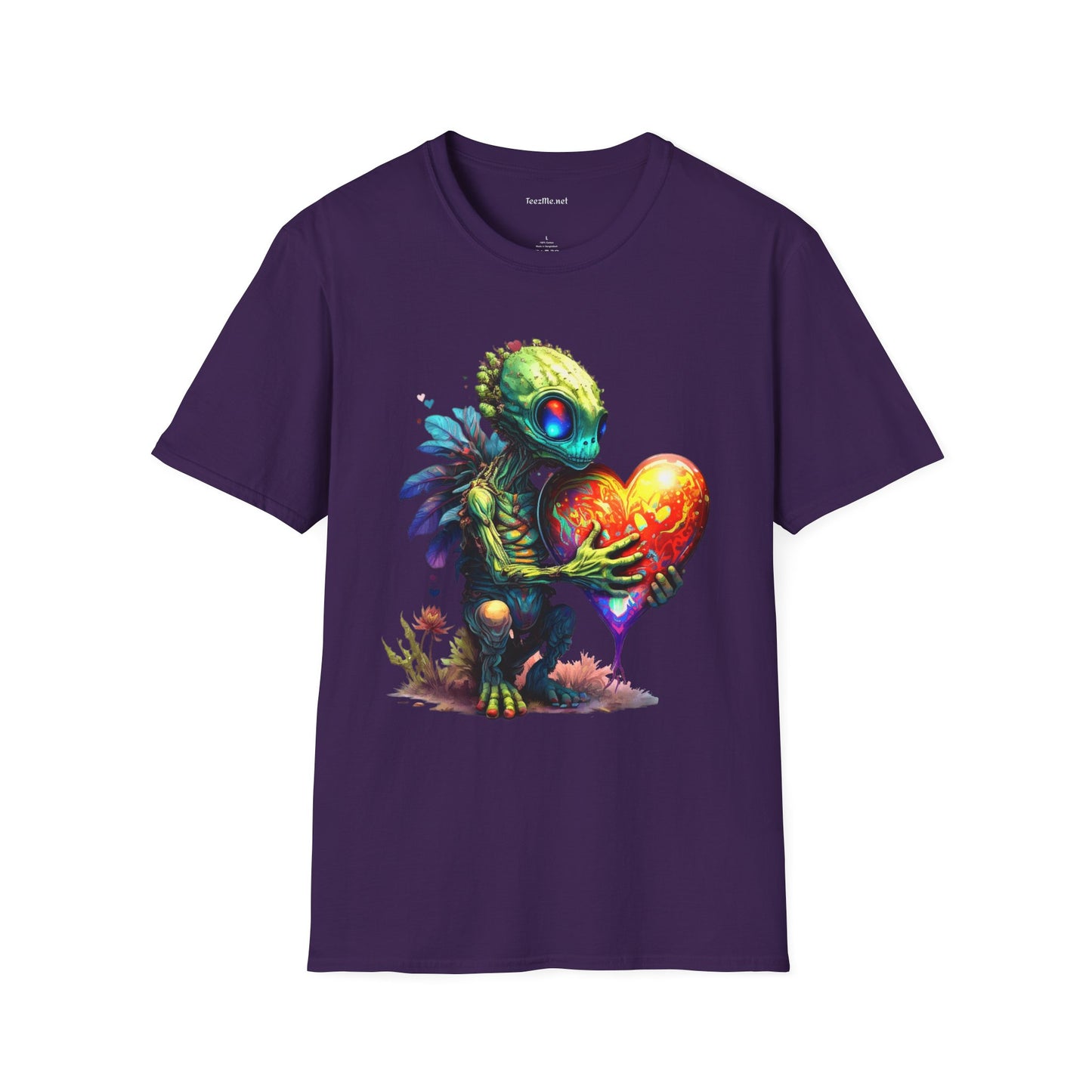 Alien Holding A Heart Unisex Softstyle T-Shirt 100% Cotton Graphic
