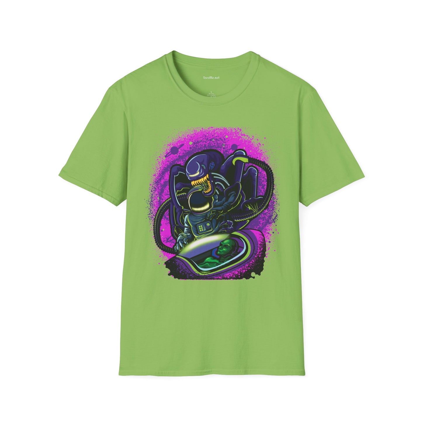 Astronaut saves Alien Unisex Softstyle T-Shirt 100% Cotton Graphic