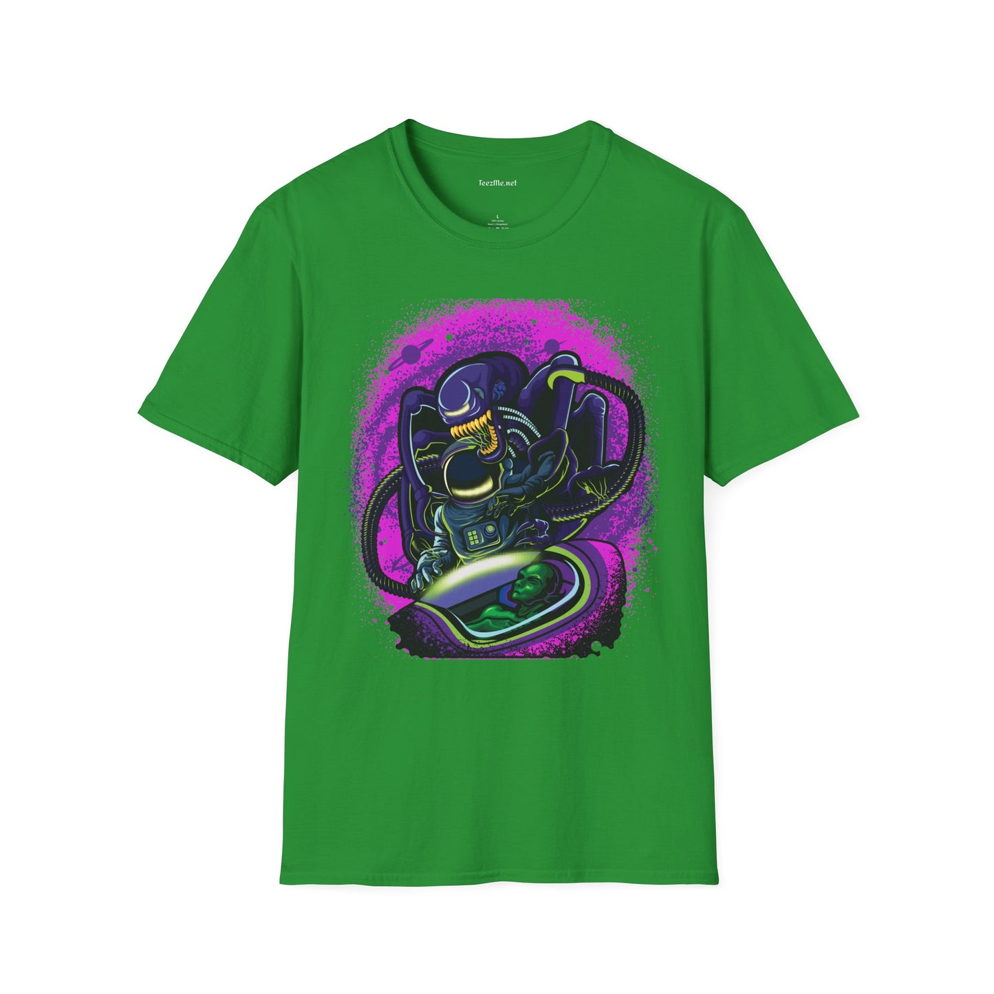 Astronaut saves Alien Unisex Softstyle T-Shirt 100% Cotton Graphic