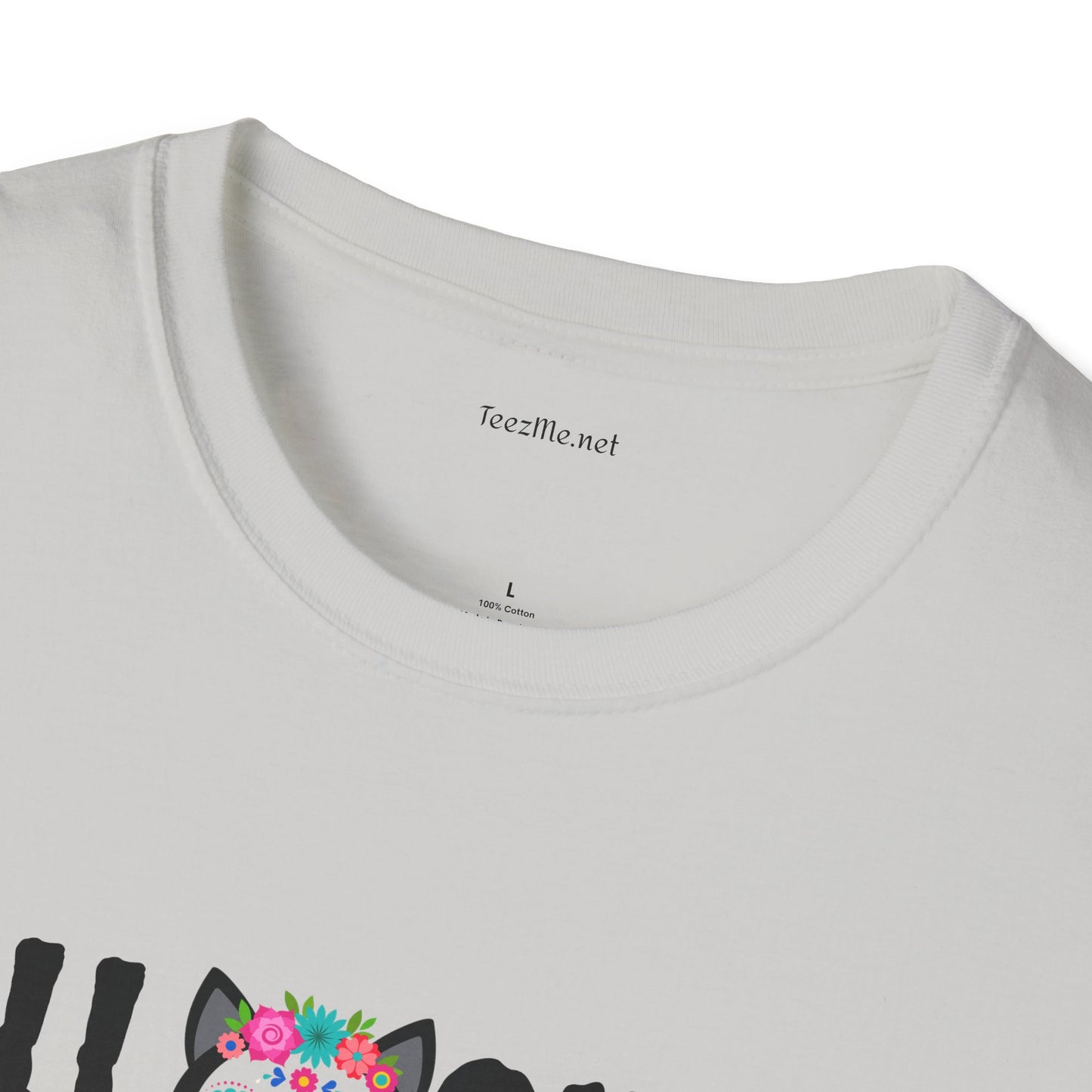 HalloQueen - Unisex Softstyle T-Shirt 100% Cotton Graphic