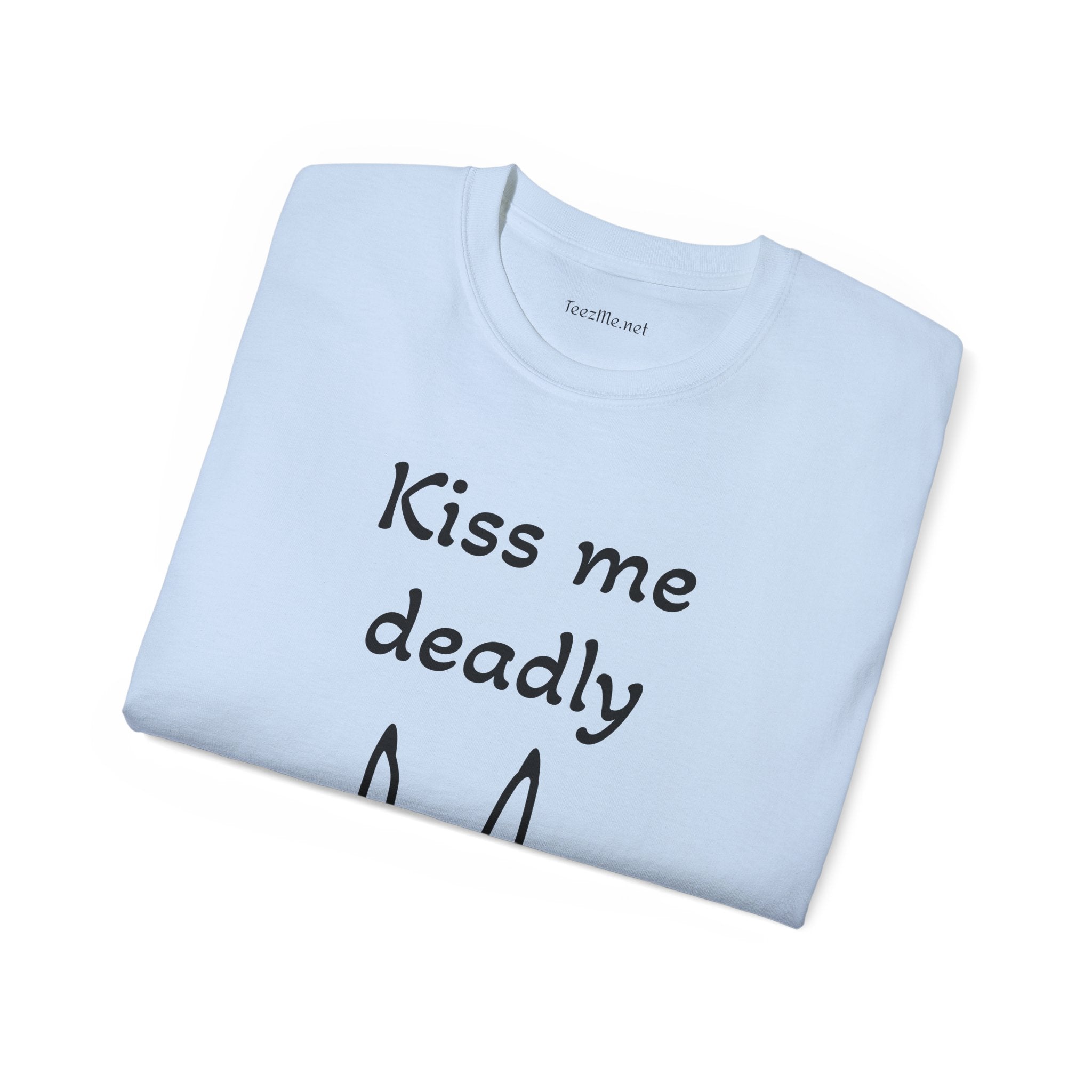 Kiss me deadly - Unisex Ultra Cotton Tee