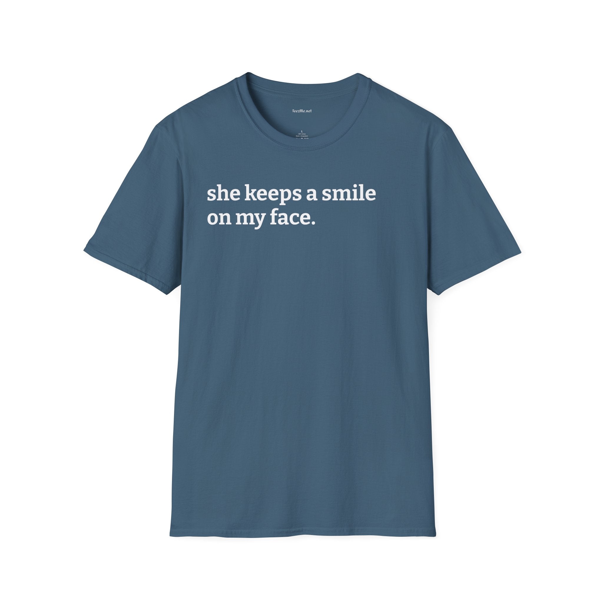 She Keeps a Smile On My Face T‑Shirt